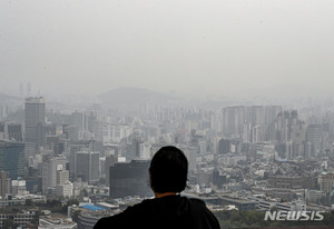 금요일, 더위 꺾이고 황사…미세먼지 &apos;매우나쁨&apos;[오늘 날씨]