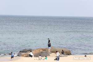 월요일 낮 최고 24도 포근한 노동절…큰 일교차 주의[오늘 날씨]