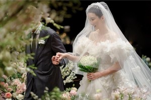장미인애, 웨딩사진 공개…버진로드 위 꽃 같은 신부