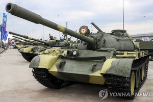 "러, &apos;유물급&apos; 옛 소련제 전차 T-55까지 우크라 전선 투입"…1945년 개발된 전차(러시아 우크라이나 전쟁)