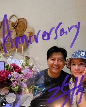 손지창♥오연수, 결혼 25주년에 동료 연예인 축하 물결…여전히 신혼 같은 부부