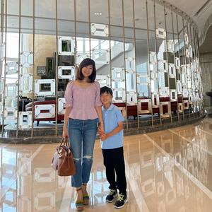 강수정, 홍콩서 전한 일상…붕어빵 아들과 주말 데이트