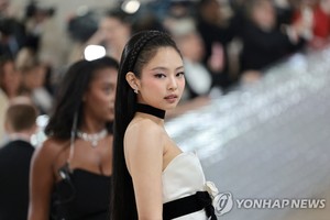 블랙핑크 제니, 춤 대충 춘다 논란 해명…"공연 중 자꾸 다쳤다"