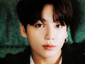 [BTS News] 방탄소년단 정국, &apos;데뷔 10주년 기념&apos; 가로등 배너→신용산역 지하철 광고 &apos;초특급 서포트&apos;…독보적인 인기와 영향력