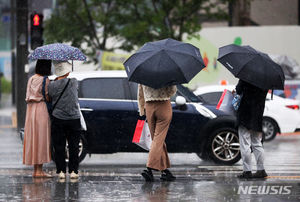 목요일 서울 등 곳곳서 소나기…일부는 천둥·번개·우박(내일 날씨)