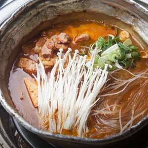 ‘생방송투데이’ 서울 성신여대입구역 통김치찌개 맛집 위치는? 삼퉁김치찜-통오징어김치찜 外