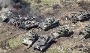 부서진 서방 탱크 속출…우크라 대반격에 군사 지원 &apos;한도&apos; 고심(러시아 우크라이나 전쟁)