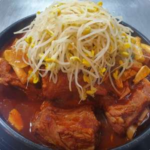 ‘생생정보’ 이천 매운등뼈찜 맛집 위치는? 뼈구이-매운소왕갈비찜-김치등뼈찜 外