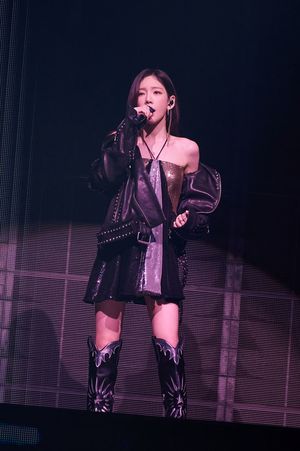 태연, 6년 만의 대만 콘서트 성료…"핑크빛 물결"