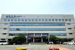 울산 아프간 청소년들, 설 맞아 독거노인에 떡국떡 기부