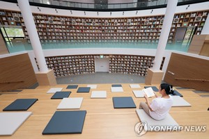 &apos;책이 좋아지길&apos;…인제군 기적의 도서관, 북스타트 추진