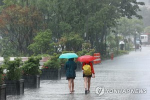 월요일, 전국 천둥·번개 동반 집중호우…일부 폭염특보(오늘 날씨)
