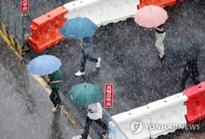 이천 시간당 64.5㎜ 물폭탄…경기지역 22곳 호우특보 발효 중(날씨)