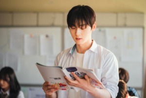 황민현, ‘소용없어 거짓말’ 스틸 공개…“로맨스 좋은 기회로 도전”