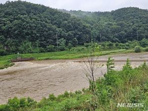 충남 남부로 강한 비구름대 유입…금강·갑천·논산천·예산 무한천 등 홍수경보(날씨)