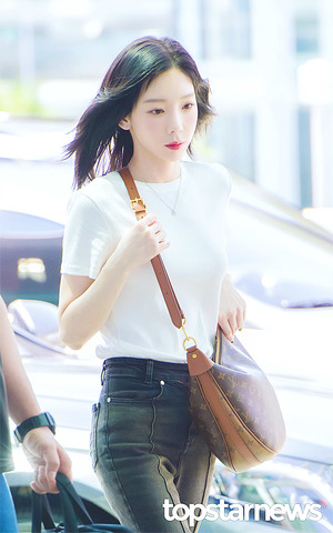 소녀시대 태연, ‘저화질에서도 돋보이는 뽀야美’ (인천공항 출국) [HD포토]