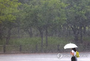 주말 수도권과 서·남해안 많은 비…경기북부 최대 시간당 70㎜(날씨)
