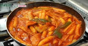 "옛날 맛 난다"…&apos;편스토랑&apos; 류수영 떡볶이 레시피 보니?