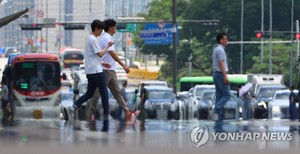 토요일, 전국 무더위 기승…낮 최고 36도(오늘 날씨)