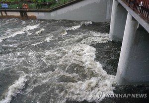 5호 태풍 독수리에 중국 베이징서 2명 사망…북부 일부 1천㎜ 쏟아져