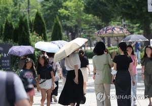 일요일 &apos;낮 최고 37도&apos; 무더위에 열대야도…곳곳 소나기(오늘 날씨)