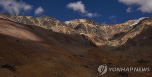 남미 안데스산맥 이상기후, 한겨울 기온이 37도…"여름 되면 악화할수도"