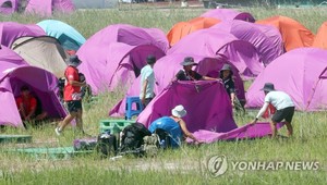 잼버리 텐트 알고보니 &apos;그늘막&apos; 없었다…납품업체 제안 반영 안 돼