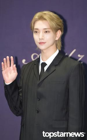 세븐틴 조슈아, 계속되는 열애 증거에 뿔난 팬덤…&apos;탈퇴 요구&apos; 트럭 시위 