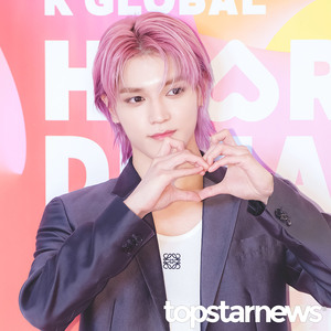 NCT 태용, ‘고양고양이 하트’ (2023K글로벌하트드림어워즈 레드카펫) [HD포토]