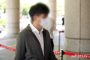 박수홍 친형, 법정공판에 80대 母 증인으로 불렀다