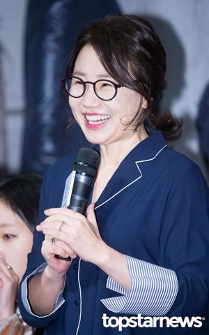 "너는 나에게 종교"…김은숙 작가, 송혜교 수상소감 화답