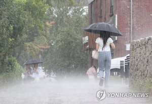 금요일 무더위 계속…영남·제주 내일 오전부터 가끔 비(내일 날씨)