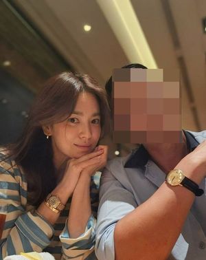 송혜교, 남사친과 다정한 투샷…누구?