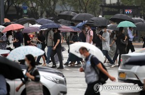 금요일 늦여름 무더위 속 전국 곳곳 보슬비(오늘 날씨)