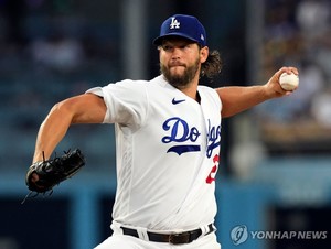 &apos;영원한 푸른 피&apos; 커쇼, MLB 다저스에 남는다…"FA 계약 합의"