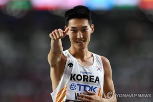우상혁, 슬로바키아 높이뛰기 2ｍ32로 우승…2ｍ37 계속 도전