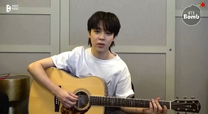 [BTS News] 방탄소년단 지민, 대기실의 ‘큐티 뽀짝’ 기타 요정 변신 ‘전 세계 팬들의 뜨거운 호응’