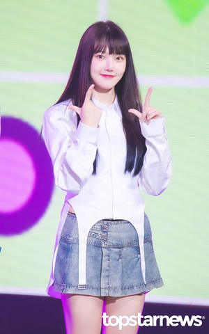 예린, ‘깜찍한 틈새영업’…‘나나나~ 나나나~’ (더쇼) [HD포토]