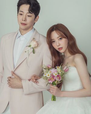김동호♥헬로비너스-유니티 윤조, 11월 결혼…동료 연예인 축하 이어져