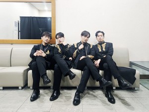 포르테나의 &apos;Miracle (우리라는 기적) (MINIRECORD)&apos; 12일 리테일차트 1위(10,288장)…플레이브·샤이니 키·스테이씨·프로미스나인 판매량 TOP5