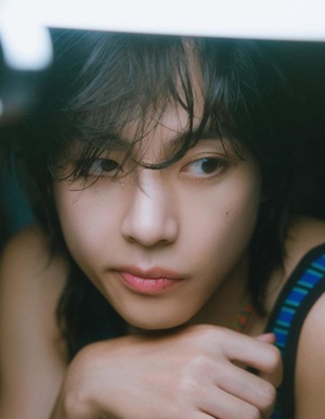 방탄소년단 뷔의 &apos;Layover (Weverse)&apos; 15일 리테일차트 1위(40,167장)…크래비티·루셈블·재찬·정용화 판매량 TOP5