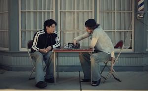 정국·잭 할로우, 신중히 체스 두다…&apos;3D&apos; 뮤비