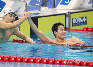 [아시안게임] 황선우, 자유형 200ｍ 금메달에 한국·대회신기록…이호준 3위(종합)