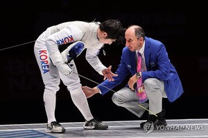 [아시안게임] 5점 차 뒤집고, 부상도 잊고…플뢰레 맏형 허준의 &apos;라스트 댄스&apos;