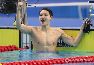 [아시안게임] 김우민 "3관왕 당연히 하고 싶죠…쑨양 기록 넘어 좋아"