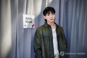 BTS 정국 솔로 앨범 타이틀곡은 &apos;스탠딩 넥스트 투 유&apos;