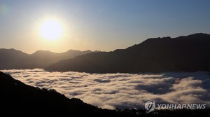 흐리고 구름 낀 개천절…큰 일교차 주의(오늘 날씨)