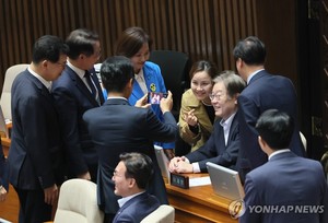 국민의힘 퇴장속 민주당 주도로 &apos;해병대원 사망사건 특검법&apos; 패스트트랙 지정