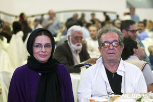 이란 영화 거장 메흐르지, 부인과 함께 흉기 피살