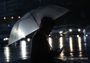 목요일, 중부·전라권 비에 우박까지…경기 남부 미세먼지 &apos;나쁨&apos;(오늘 전국 날씨)